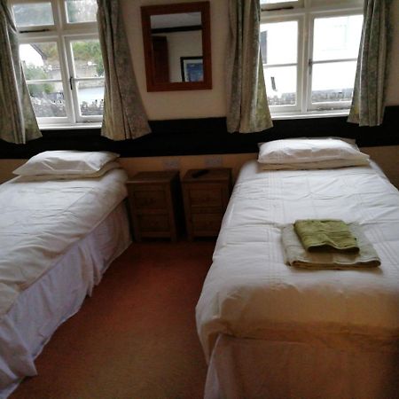 The Royal Oak Hotel Kington  Ngoại thất bức ảnh