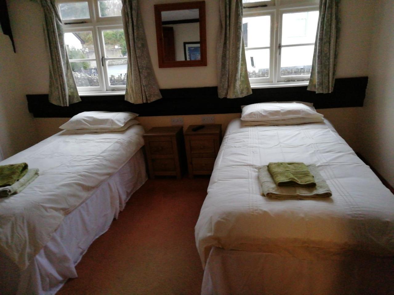 The Royal Oak Hotel Kington  Ngoại thất bức ảnh